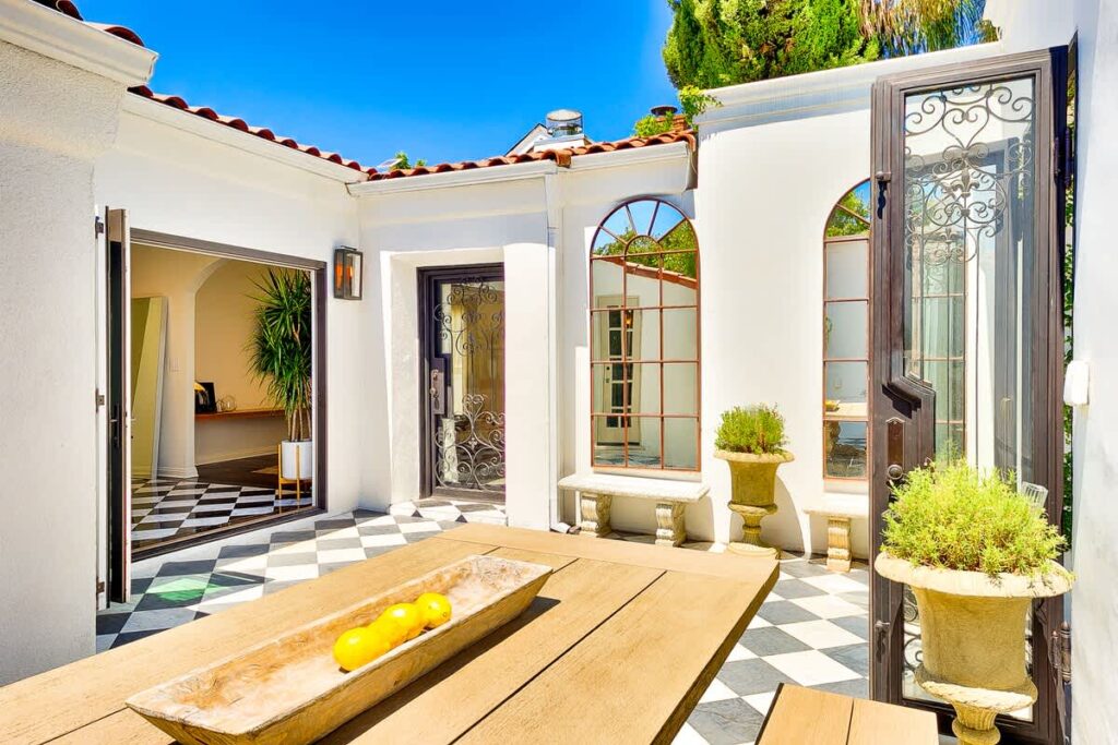 Melrose Oasis in West Hollywood