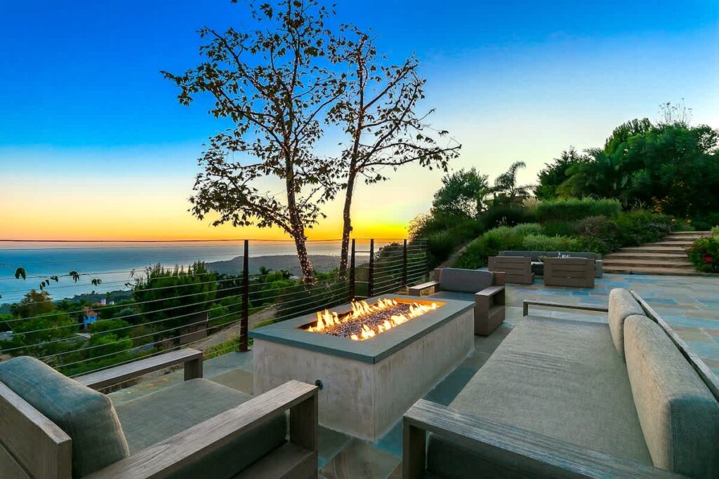 Malibu Villa 180 Degree Unobstructed Ocean Views