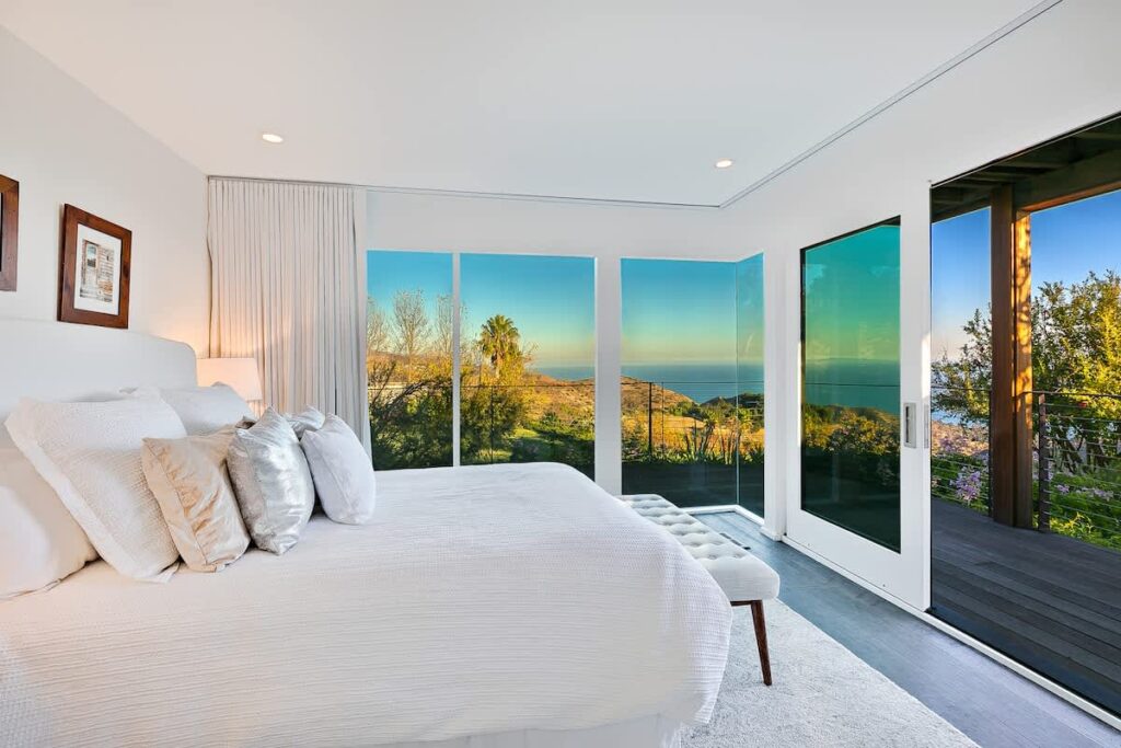 Malibu Villa 180 Degree Unobstructed Ocean Views