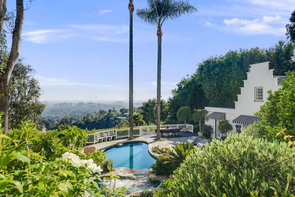 Elegant Estate Retreat Oasis