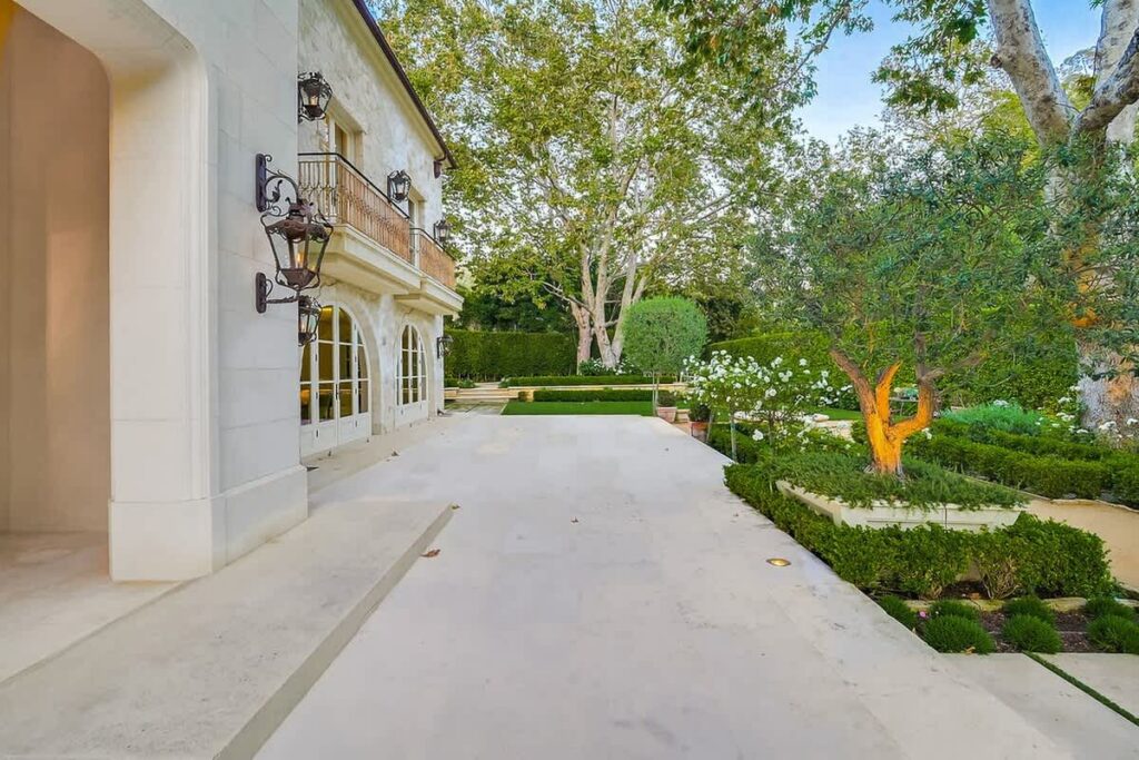 Chateau Serra Malibu