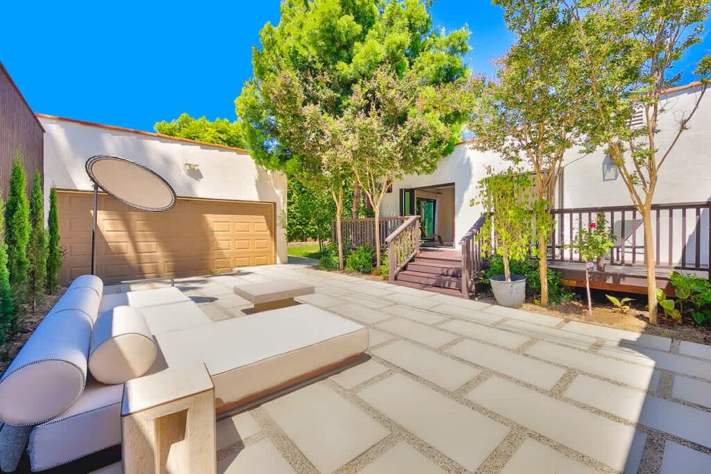 Melrose Oasis in West Hollywood