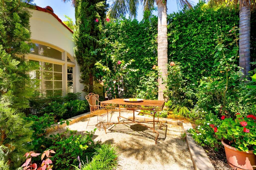 Melrose Oasis in West Hollywood