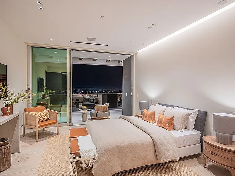 Guest Bedroom 1