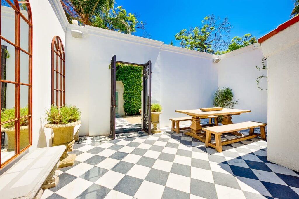 Melrose Oasis in West Hollywood